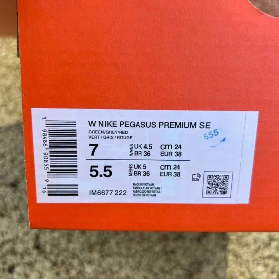 Nike Pegasus Premium SE Green Grey Red EU 38 Running - Women s BS-87010