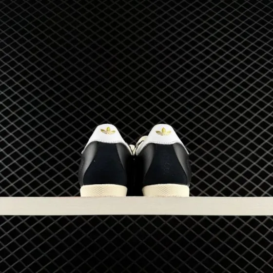 Other Adidas CHANGLE Lifestyle BS-75217