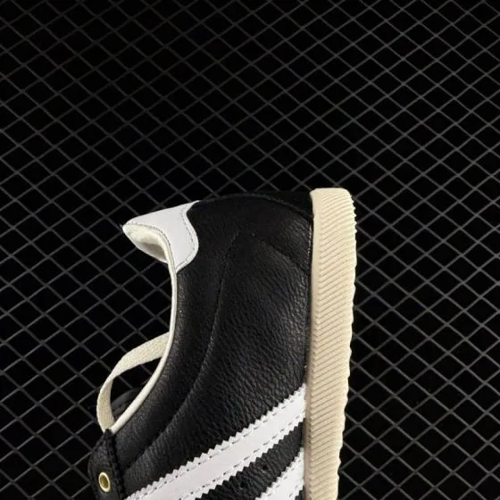 Other Adidas CHANGLE Lifestyle BS-75430
