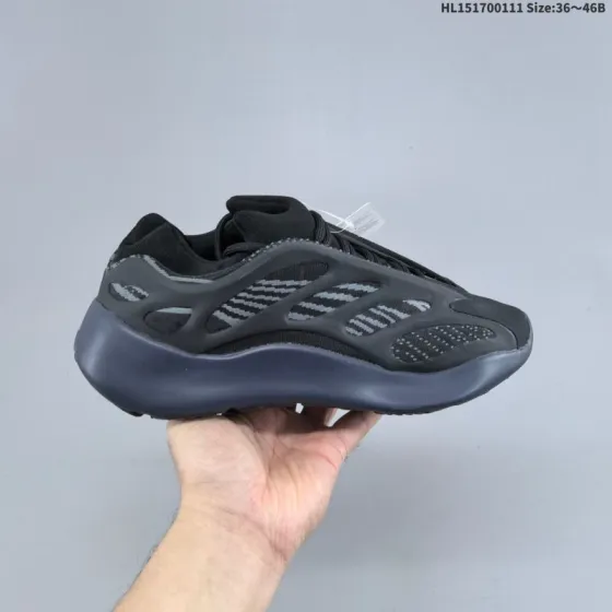 Yeezy 700 V3 Black Dark Grey EU 36-46 Sneaker - Unisex BS-69831