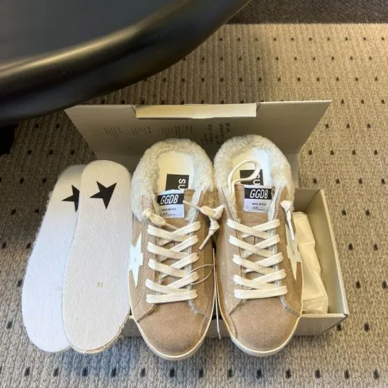 Golden Goose Super Star Sabot Shearling Mule Beige White Cream Skate Shoe BS-87455