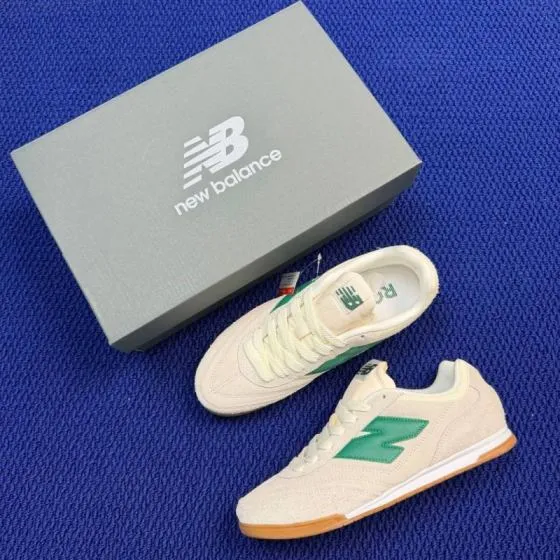 New Balance URC42HG Off White Green Gum White EU 42 Sneaker - Men s BS-87107