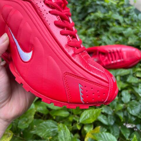 Nike Shox R4 IQ0608-687 Gym Red Metallic Silver EU 40 Lifestyle - Men s BS-87040