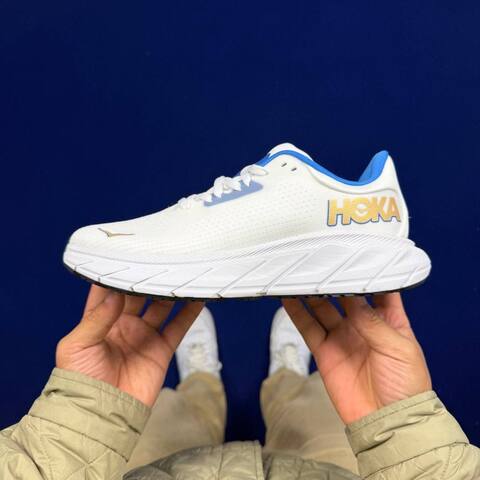 HOKA Arahi 7 White Blue Gold Running Shoe Running Sneakers (BS-86827)
