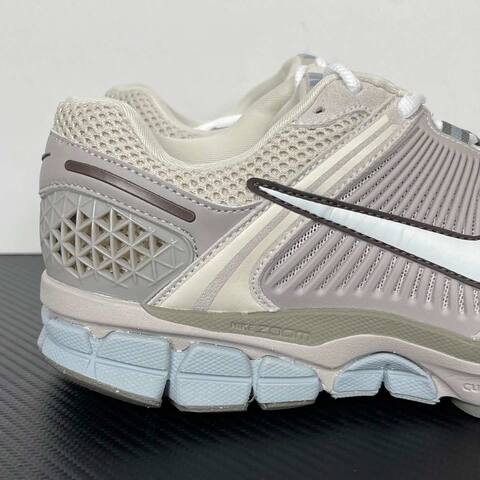 Nike Zoom Vomero 5 FZ3653-104 Light Orewood Brown Summit White Olive Light Blue Running (BS-87002)