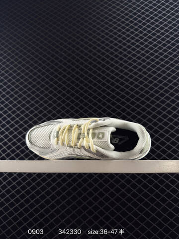 New Balance 204L U204MMA White Silver Light Green Cream Black EU 36-47 Running Shoe - Unisex (BS-82876)