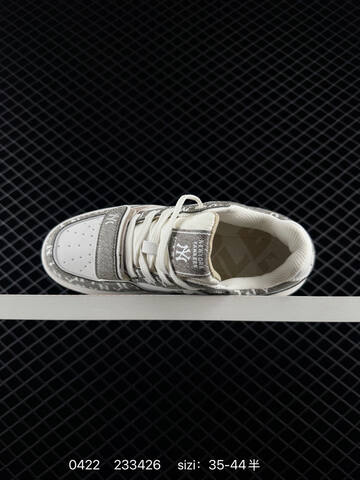 MLB Chunky Liner NY Monogram Khaki White Beige EU 35-44 Skate Shoe Skate Sneakers - Unisex