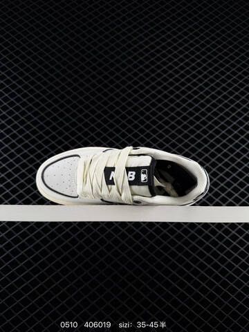 MLB Chunky Liner Classic White Off White Black EU 35-45 Skate Shoe Skate Sneakers - Unisex