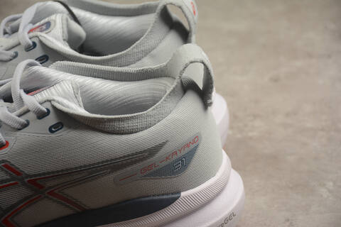 ASICS GEL KAYANO 31 PLATINUM 1011B867 021 Piedmont Grey Fiery Red White US 8 5 EUR 42 UK 7 5 CM 26 5 Running Shoe Running Sneakers - Men's (BS-59569)