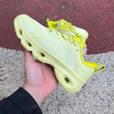 LOEWE x On Cloudsolo 3WF30602420 Lime Green Pale Yellow US 5 EU 36 UK 3 JP 22 Running Shoe Running Sneakers Women s BS-86772