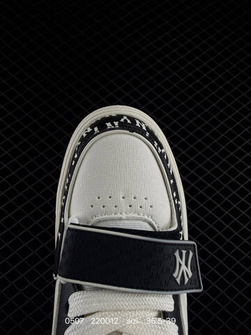 MLB Chunky Liner Basic Off White Black EU 35 5-39 Skate Shoe Skate Sneakers - Women's
