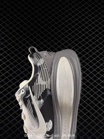 Nike Vomero 18 SE Light Beige Grey Black White EU 36-46 Running - Unisex BS-71237