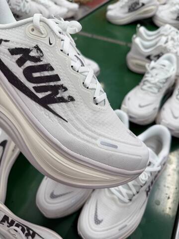 Nike Vomero Plus IH2268-100 White Black Running (BS-86971)