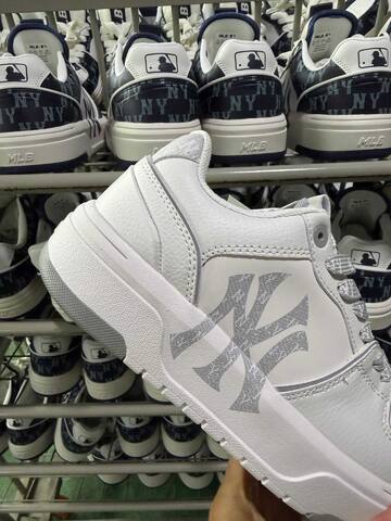 MLB Chunky Liner 3 ASXM046 White Silver Skate Shoe Skate
