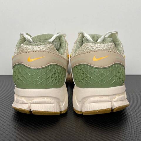 Nike Zoom Vomero 5 FQ6868-181 Sail Light Beige Olive Yellow Gum Running (BS-86998)
