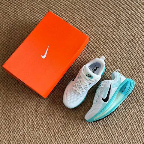 Nike Vomero 18 White Black With Aqua Blue Sole EU 41 Running - Men's (BS-87044)