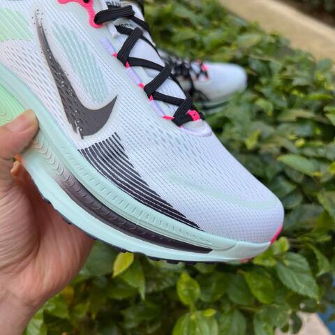 Nike Vomero 18 IM6676-104 White Black-Glacier Blue EU 40 Running - Men's (BS-87053)