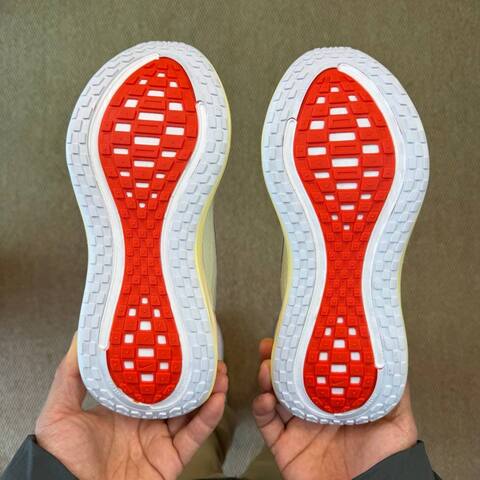 Nike Vomero Plus ZoomX IM5020-100 White Cream Light Yellow Grey EU 36-40 Running - Unisex (BS-87055)