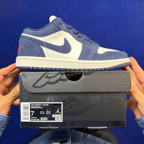 Jordan Air Jordan 1 Low SE IO7448-400 Sail Navy Blue Red US 7 UK 6 BR 38 EUR 40 CM 25 Sneaker - Unisex BS-87171