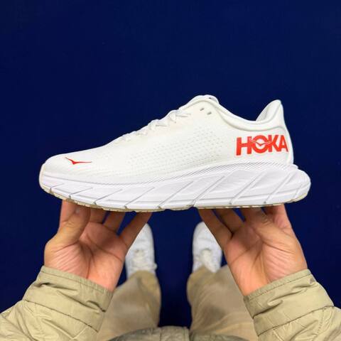 HOKA Arahi 7 White Red Running Shoe Running Sneakers (BS-86826)