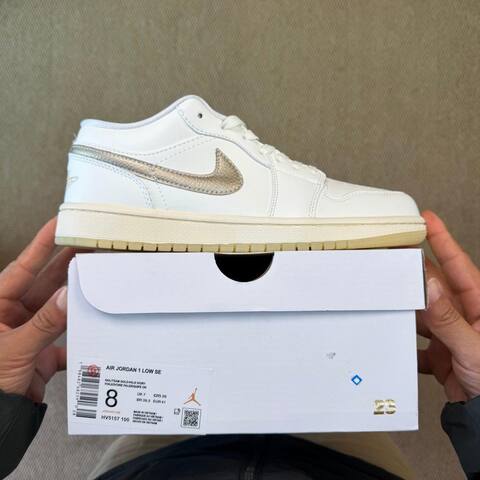 Jordan Air Jordan 1 Low SE HV5157-100 Sail Team Gold Pale Ivory EU 41 Sneaker - Men s BS-87223