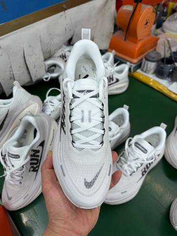 Nike Vomero Plus IH2268-100 White Black Running (BS-86971)