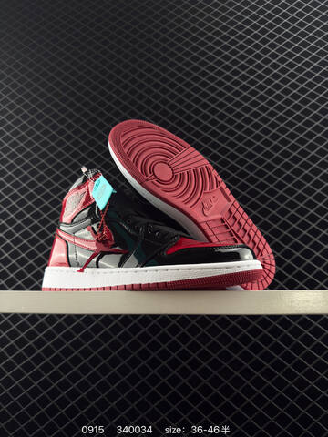 Jordan Air Jordan 1 Retro High 555088-101 Black Red White EU 36-46 Basketball Shoe - Unisex (BS-80705)