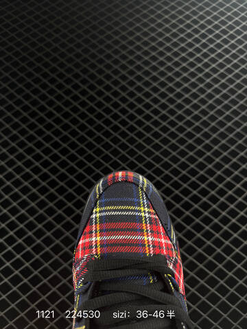 Nike Dunk Low Black Red Tartan Plaid EU 36-46 5 Casual - Unisex (BS-74079)