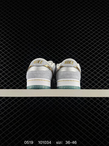 Nike SB Dunk Low Pro QS Sean Cliver Holiday Special DC9936 100 Light Grey White Gold Ice Blue EU 36-46 Skate - Unisex (BS-71356)