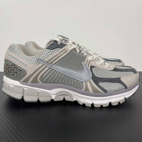 Nike Zoom Vomero 5 Silver Grey Black White Running (BS-87003)