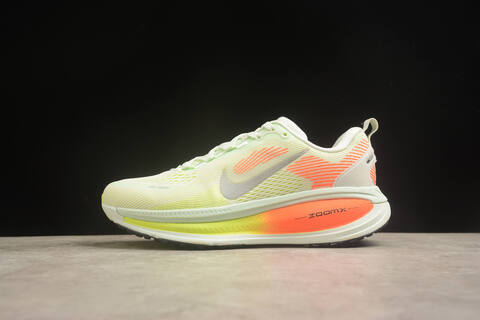 Nike Vomero 18 HM6803 300 Green Orange EU 42 Running Shoe - Men's (BS-59445)
