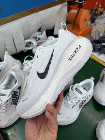 Nike Vomero Plus IH2268-100 White Black Running (BS-86971)