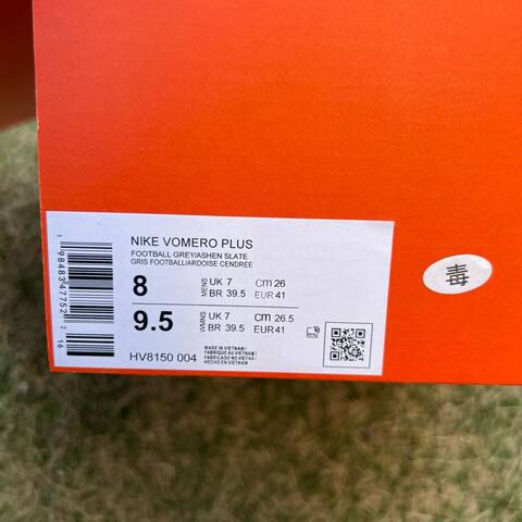 Nike Vomero Plus HV8150-004 Football Grey Ashen Slate EU 41 Running - Men's (BS-87062)