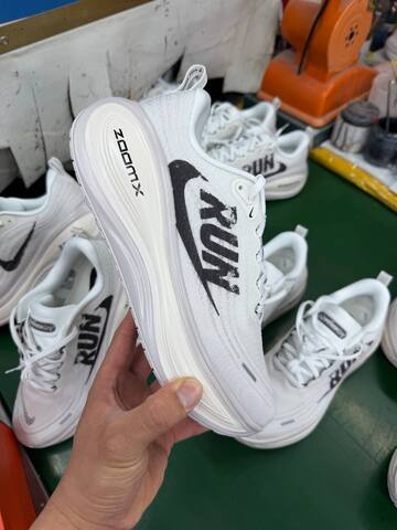 Nike Vomero Plus IH2268-100 White Black Running (BS-86971)