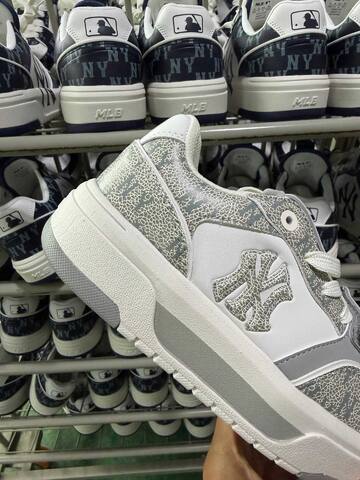 MLB Chunky Liner White Grey Off White Sneaker Casual