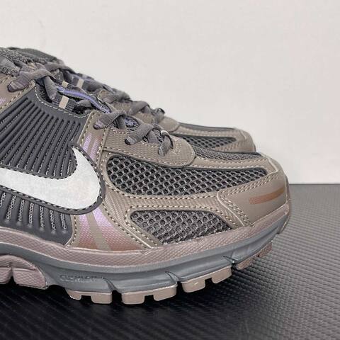 Nike Zoom Vomero 5 Gray Taupe Black With Iridescent Accents Running (BS-86999)