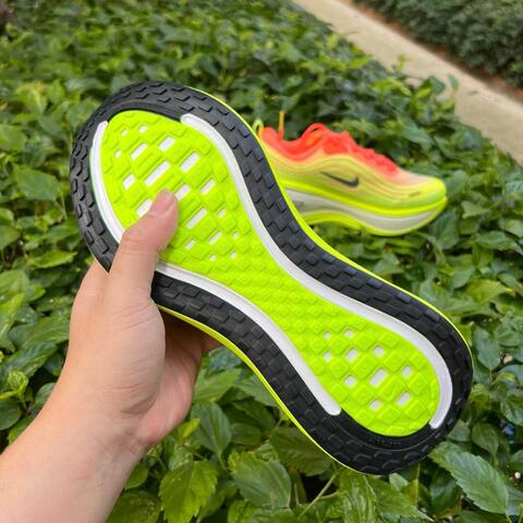 Nike Vomero Plus HV8150-800 Bright Mango Metallic Dark Grey EUR 40 Running - Men's (BS-87045)