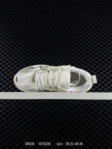 Nike V2K Run White Silver Light Beige Gum EU 35 5-45 Lifestyle - Unisex (BS-70879)