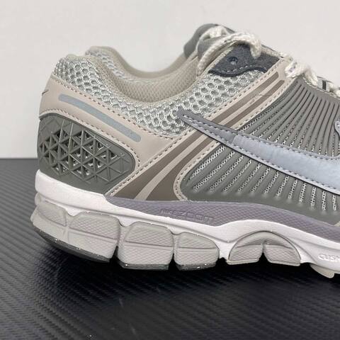Nike Zoom Vomero 5 Silver Grey Black White Running (BS-87003)