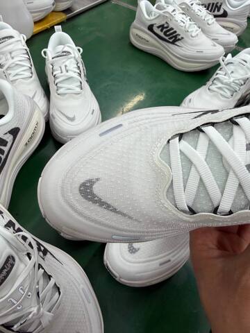 Nike Vomero Plus IH2268-100 White Black Running (BS-86971)
