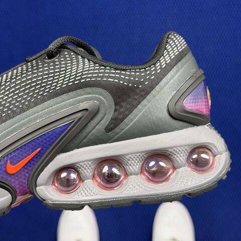 Nike Air Max DN Black Anthracite Smoke Grey With Purple Accents EU 40 Running - Men's (BS-86956)