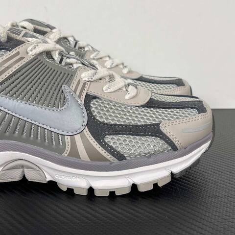 Nike Zoom Vomero 5 Silver Grey Black White Running (BS-87003)