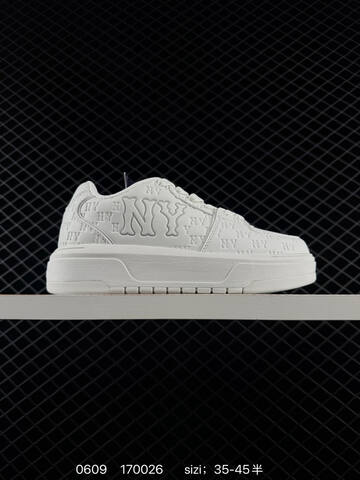 MLB Chunky Liner New York Yankees Triple White EU 35-45 Skate Shoe Skate Sneakers - Unisex