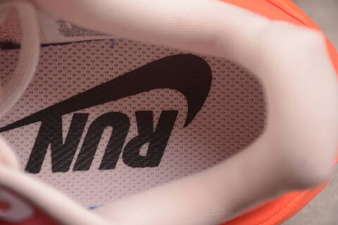 Nike VOMERO PREMIUM Lifestyle BS-59716