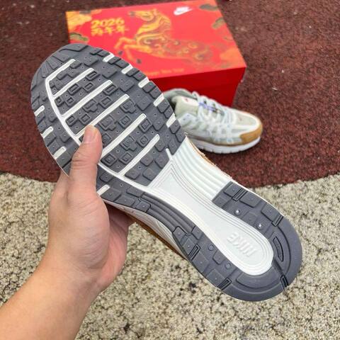 Nike P-6000 IQ1120-311 Spruce Fog Sail Phantom EU 42 Running - Men's (BS-87043)