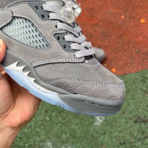 Jordan Air Jordan 5 Retro DD0587 002 Light Graphite White Wolf Grey EU 36 Basketball Shoe - Women's (BS-87295)