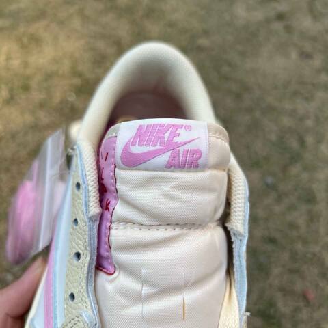 Jordan Air Jordan 1 Low OG SP IQ7604 100 Travis Scott Sail Military Pink Rice EU 42 Sneaker - Men's (BS-87210)