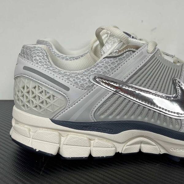 Nike Zoom Vomero 5 Silver/White/Navy running