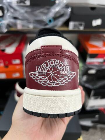 Jordan Air Jordan 1 Low 553558 040 Sail Red White Black US 7 UK 6 BR 38 EUR 40 25cm Sneaker - Unisex (BS-87239)