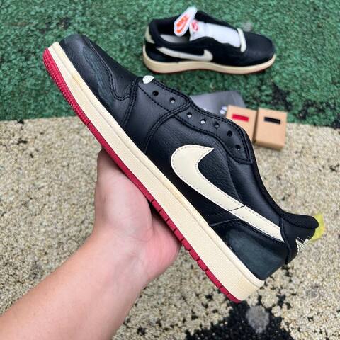 Jordan Air Jordan 1 Retro Low OG Nitro IB8958 001 Black Muslin Varsity Red EU 41 Sneaker - Men's (BS-87153)